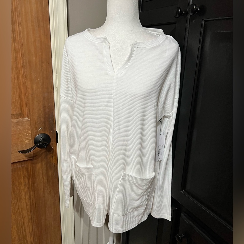 Liz Claiborne White Long Sleeve Knit Tunic
